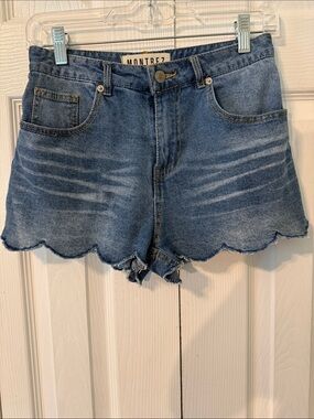 Montrez Women's Scallop Hem Denim Shorts - Blue Sz S